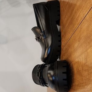 Steve Madden black loafer size 9